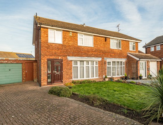 Laxton Way, Sittingbourne, Kent, ME10, 6060 - Quealy & Co