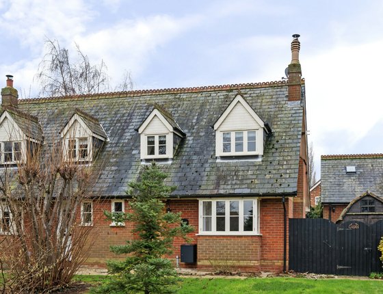 Barn Close, Sittingbourne, Kent, ME9, 6064 - Quealy & Co