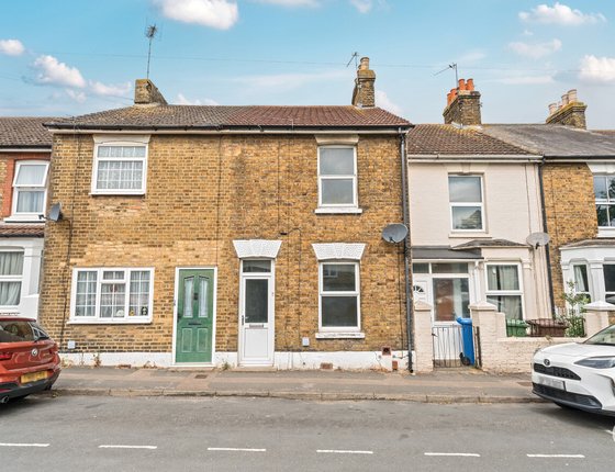 Ufton Lane, Sittingbourne, Kent, ME10, 6085 - Quealy & Co