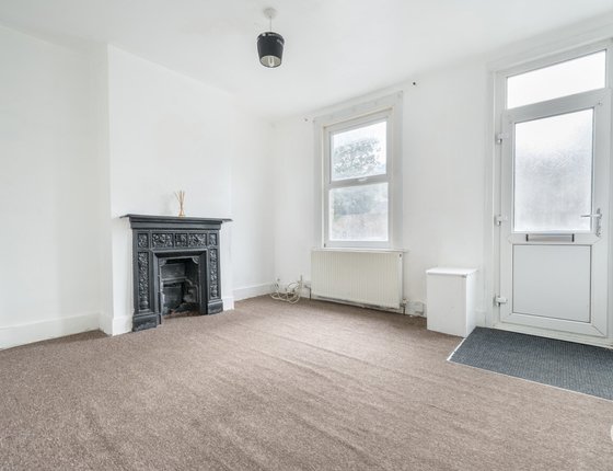 Ufton Lane, Sittingbourne, Kent, ME10, 6085 - Quealy & Co