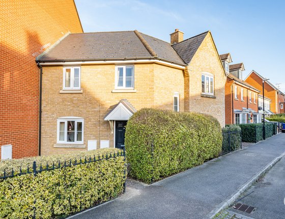 Peony Crescent, Sittingbourne, Kent, ME10, 6150 - Quealy & Co