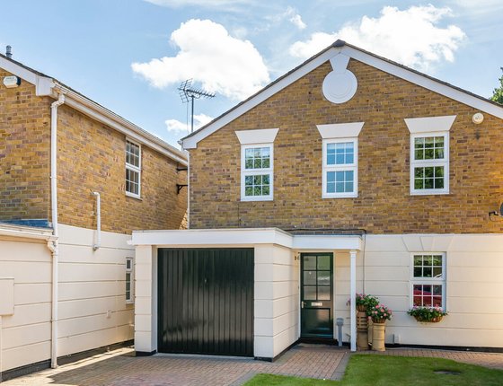 Bell Road, Sittingbourne, Kent, ME10, 6919 - Quealy & Co