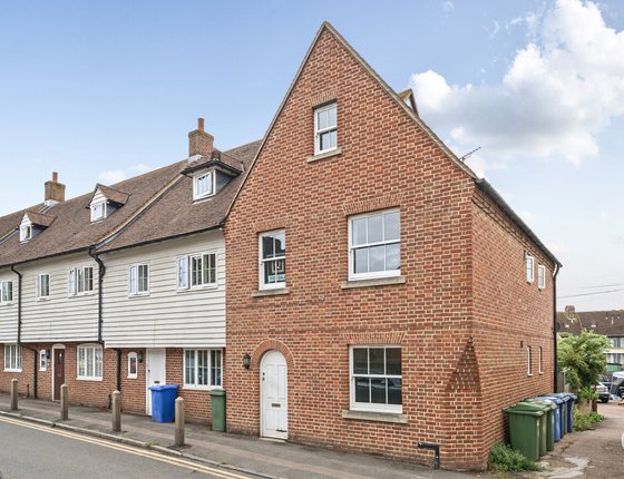 Crown Road, Sittingbourne, Kent, ME10, 7030 - Quealy & Co