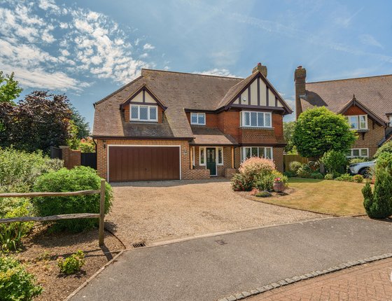 Doves Croft, Tunstall, Sittingbourne, Kent, ME9, 7169 - Quealy & Co