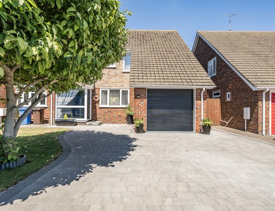 Chatsworth Drive, Sittingbourne, Kent, ME10, 7518 - Quealy & Co