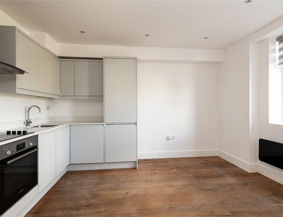 London Road, Sittingbourne, Kent, ME10, 7673 - Quealy & Co