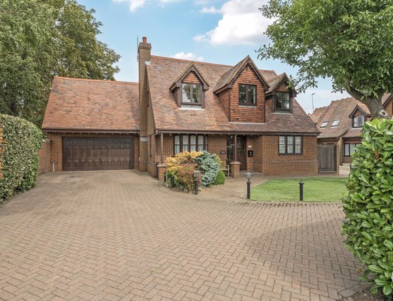 Lammas Drive, Milton Regis, Sittingbourne, Kent, ME10, 7839 - Quealy & Co