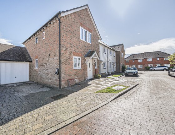 Porter Avenue, Kings Hill, West Malling, Kent, ME19, 8181 - Quealy & Co