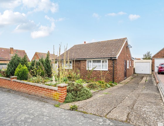 Bradfield Avenue, Teynham, Sittingbourne, Kent, ME9, 8194 - Quealy & Co