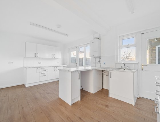 Cambridge Road, Sittingbourne, Kent, ME10, 9546 - Quealy & Co