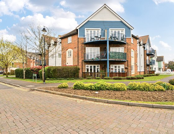 The Lakes, Larkfield, Aylesford, Kent, ME20, 9962 - Quealy & Co