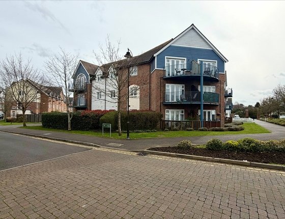 The Lakes, Larkfield, Aylesford, Kent, ME20, 9962 - Quealy & Co