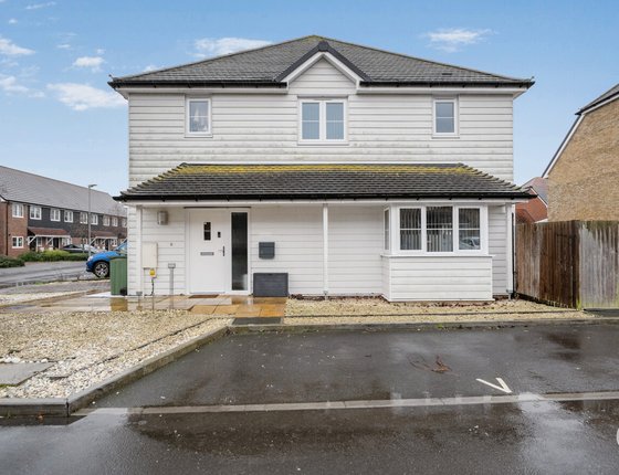Debnam Grove, Sittingbourne, Kent, ME10, 9998 - Quealy & Co