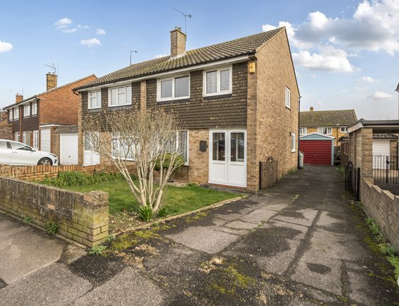 Adelaide Drive, Sittingbourne, Kent, ME10, 9999 - Quealy & Co