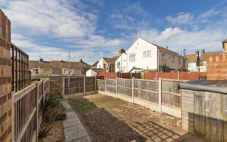 2 Bedroom house to rent in Harold Road, Sittingbourne ...