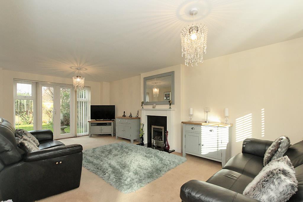 5 Bedroom house for sale in Rose Walk, Sittingbourne, ME10 Quealy & Co