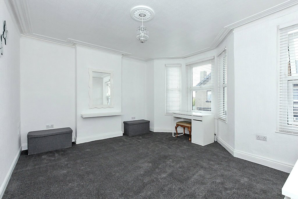 4 Bedroom house for sale in Main Road, Queenborough, ME11 Quealy & Co