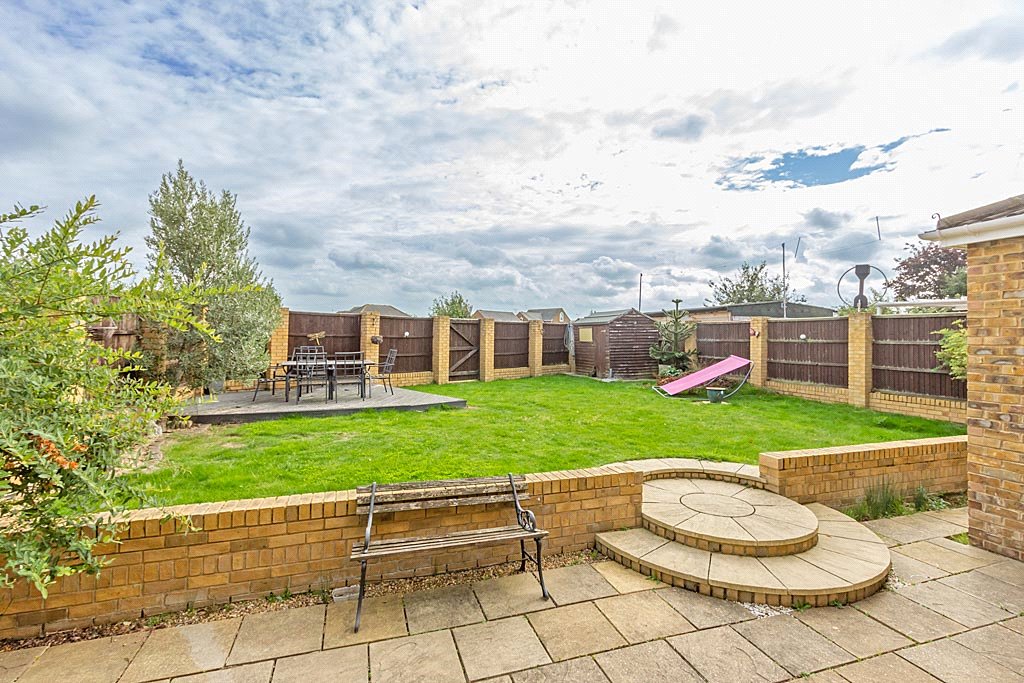 4 Bedroom house for sale in Fallowfield, Sittingbourne, Kent, ME10