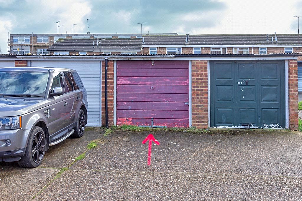 2 Bedroom house for sale in Simpson Road, Sittingbourne, Kent, ME10