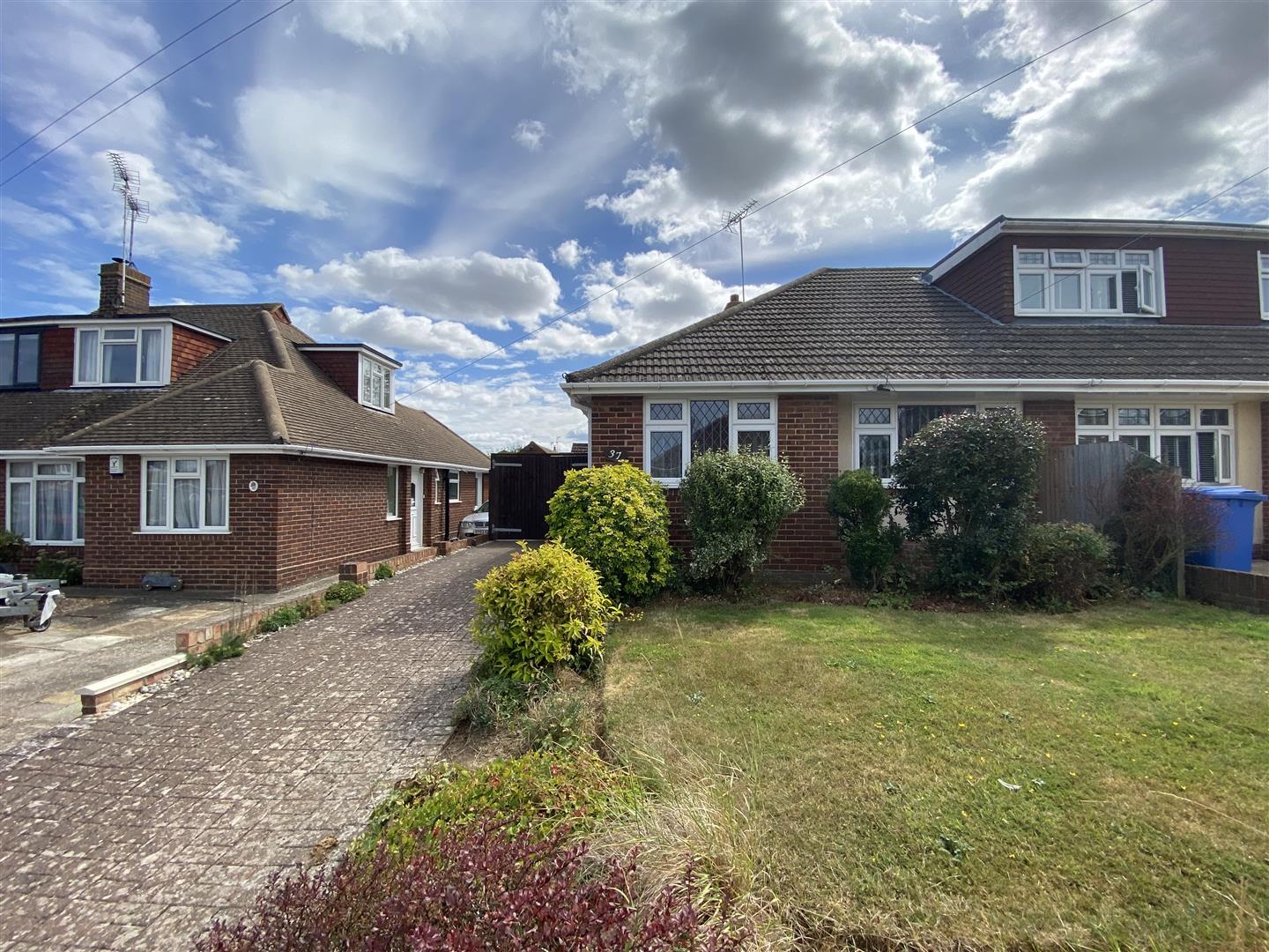 2 Bedroom bungalow for sale in Sterling Road, Sittingbourne, Kent, ME10